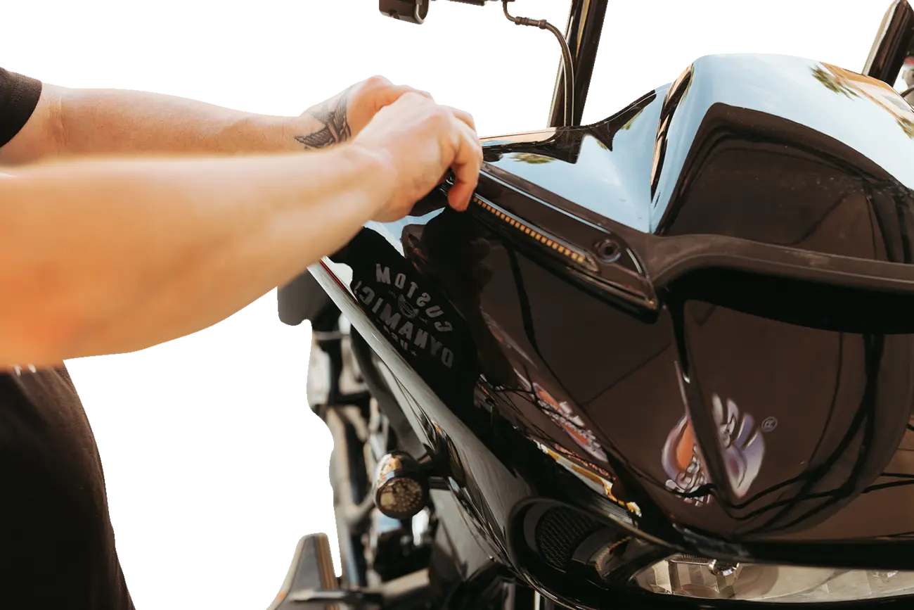 ROAD GLIDE WINDSHIELD TRIM FOR '15 - '23 -GLOSS BLACK - PAIR
