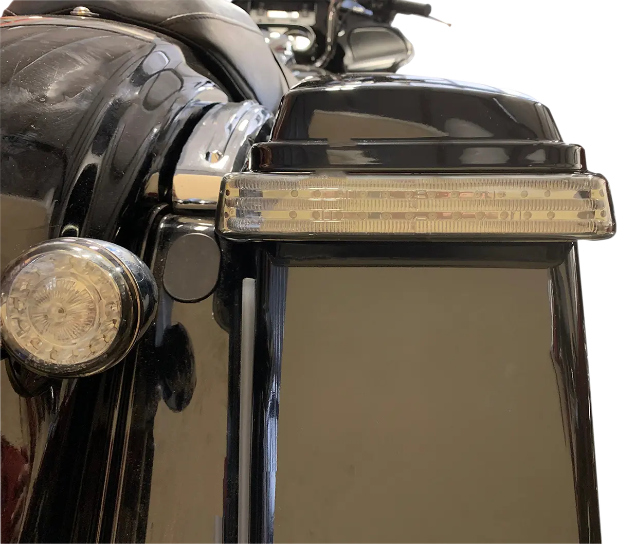 LIGHT SADDLEBAG CHR/SMK