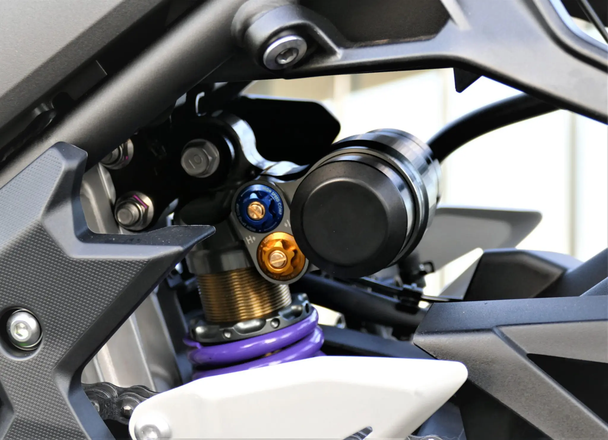 REAR EMULSION SHOCK